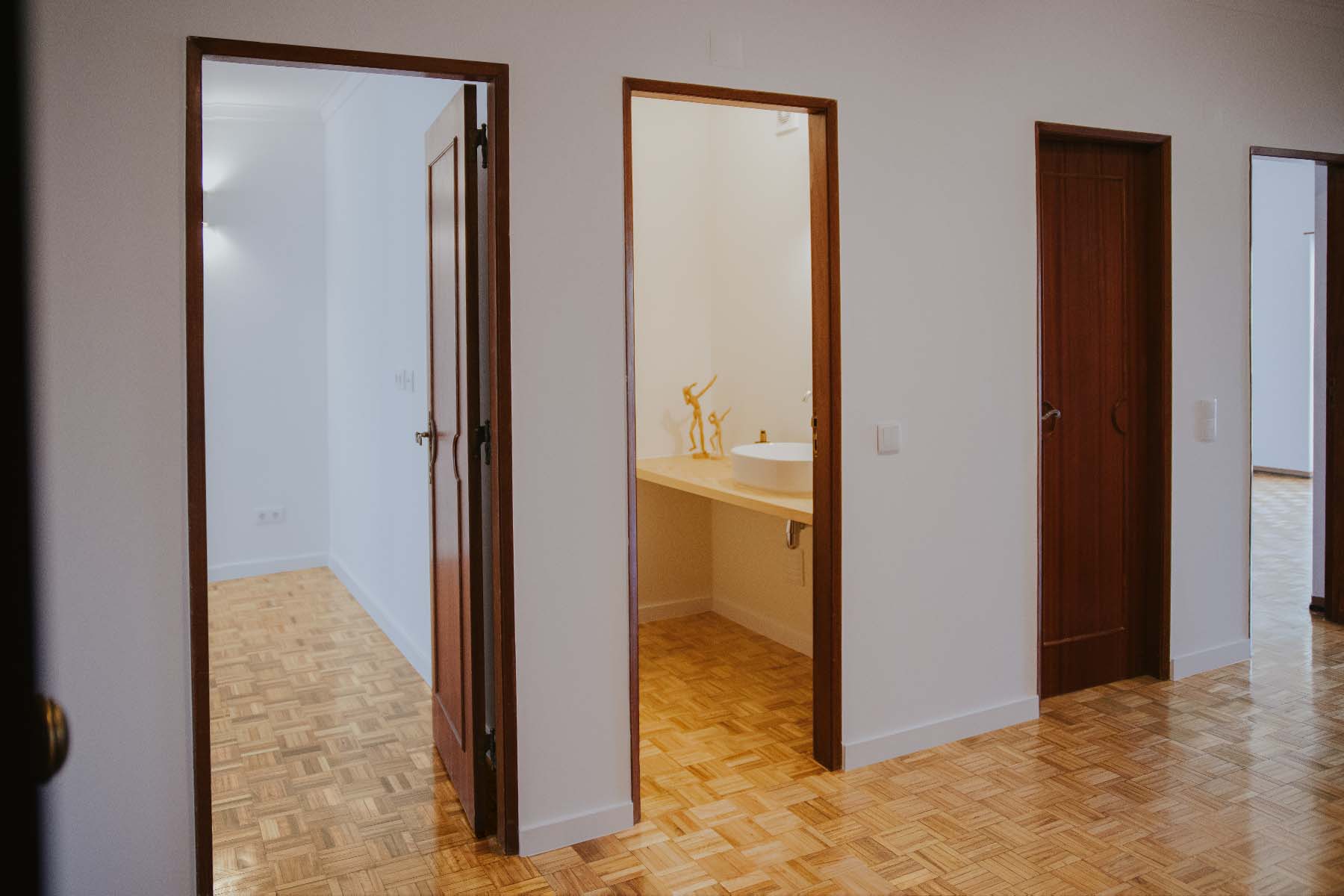 projeto-parede-desenho-branco-apartamento-2