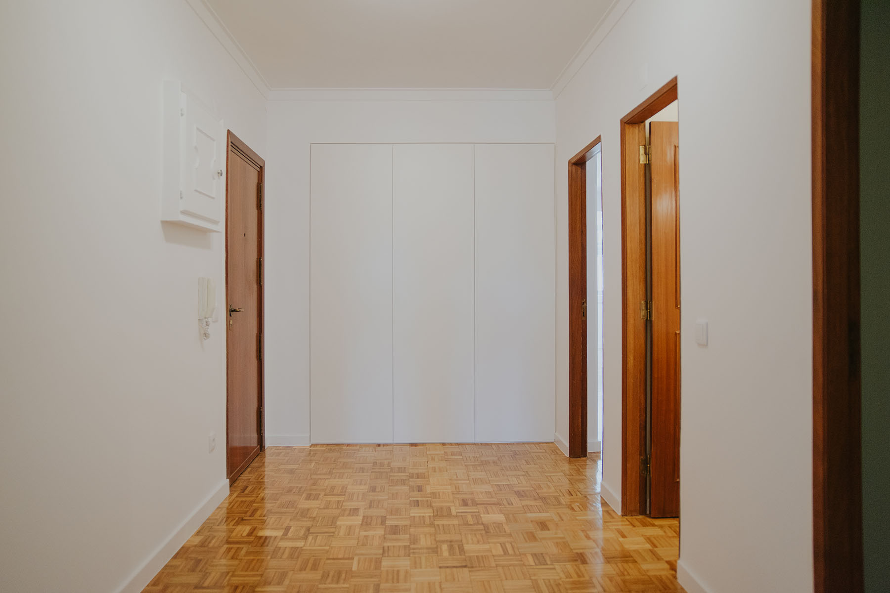 projeto-parede-desenho-branco-apartamento-4